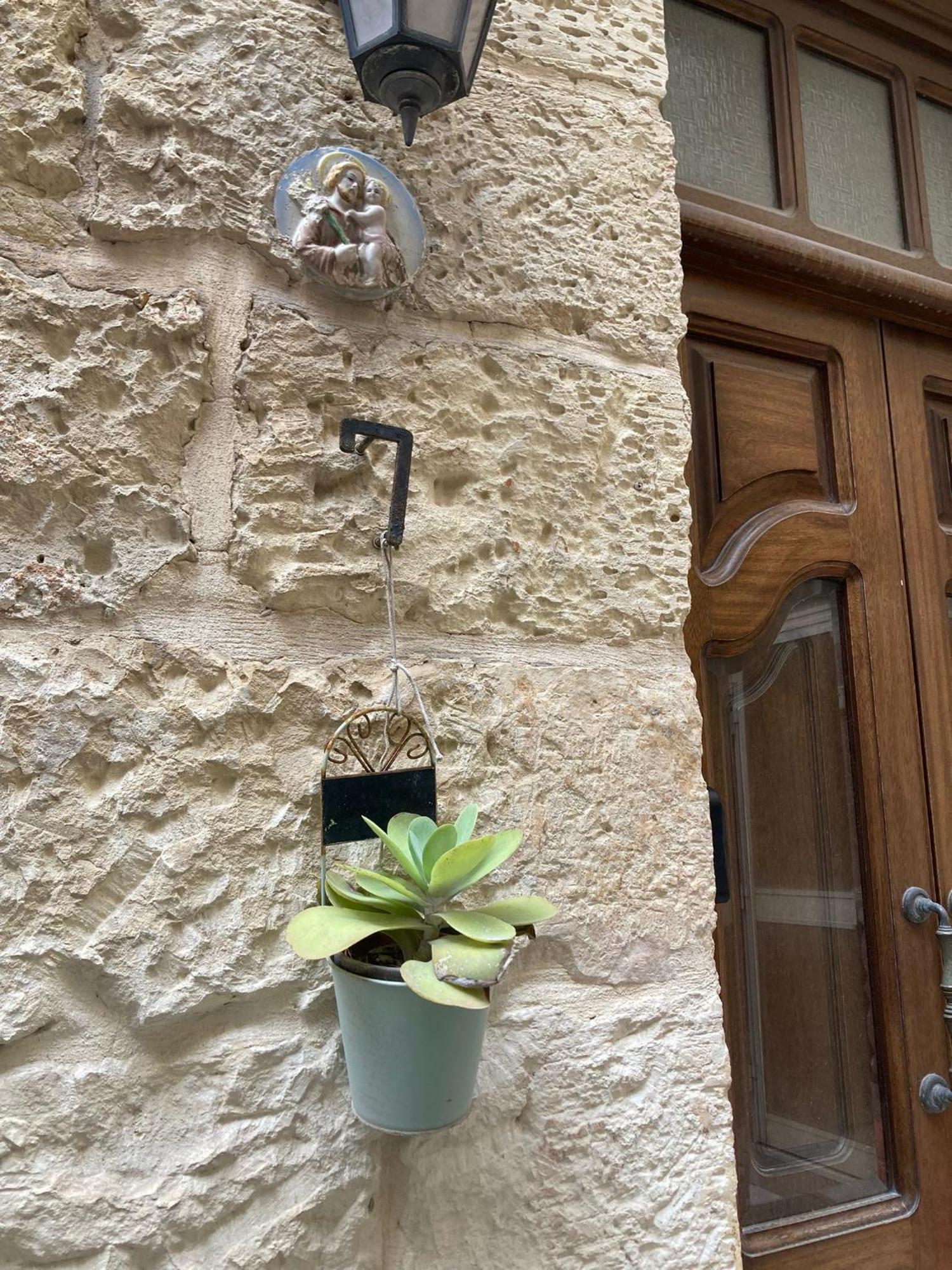 Апартаменты Charming Central Townhouse In Sliema Steps From Promenade And Sliema Ferry Экстерьер фото