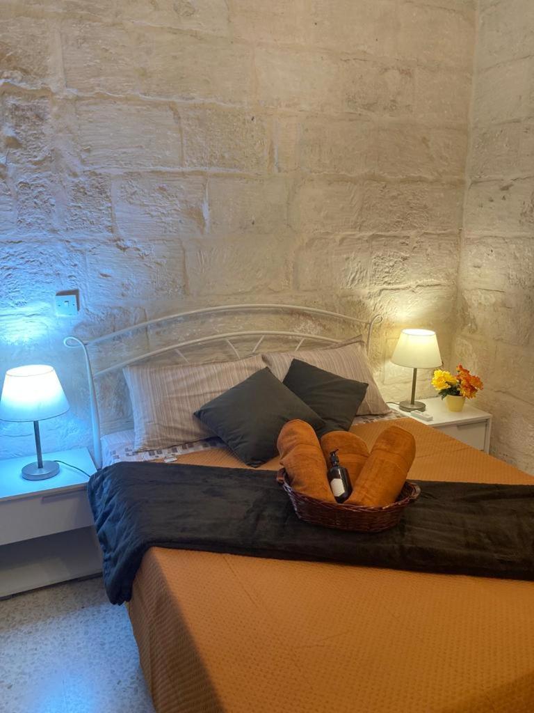 Апартаменты Charming Central Townhouse In Sliema Steps From Promenade And Sliema Ferry Экстерьер фото