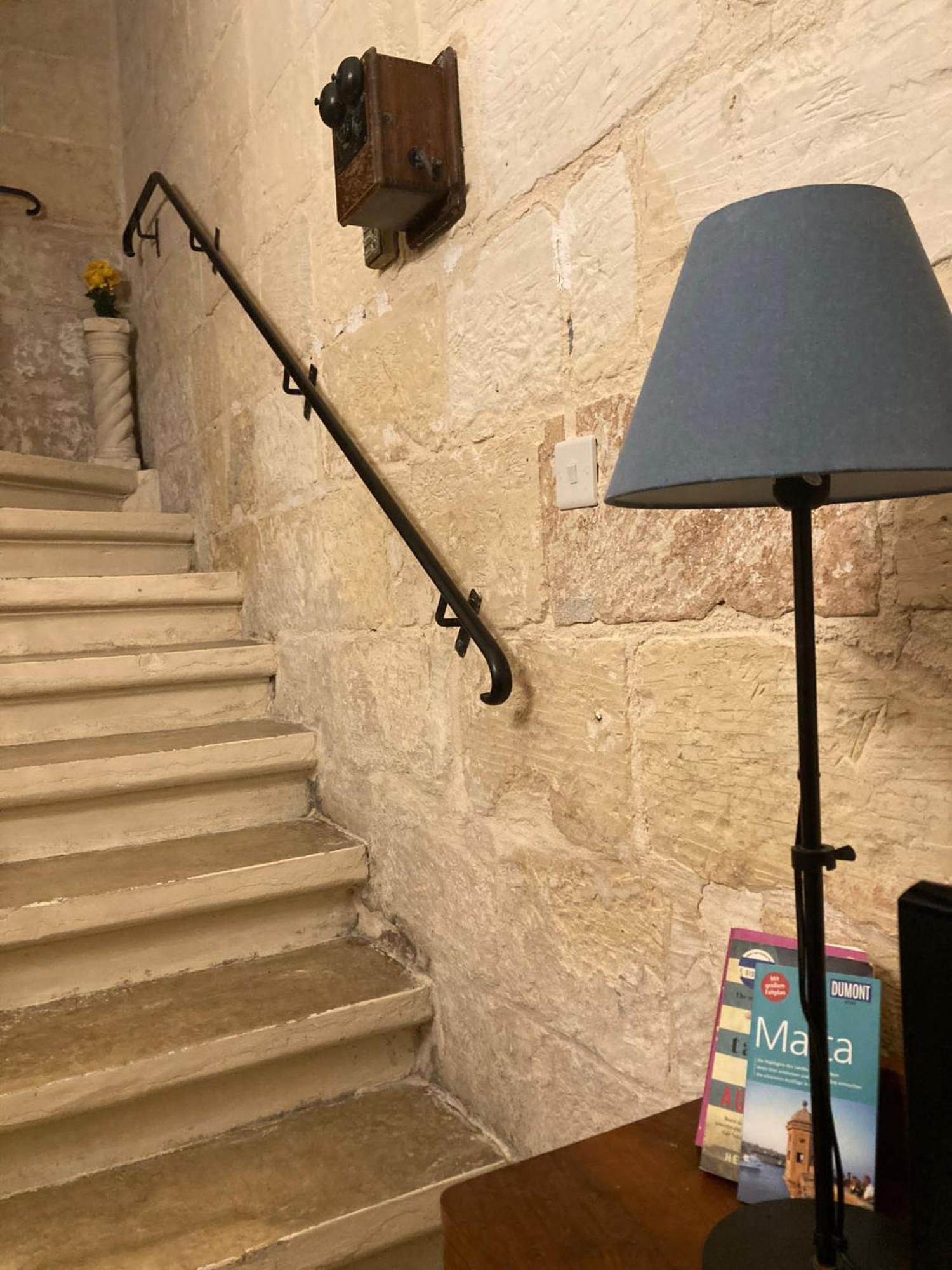 Апартаменты Charming Central Townhouse In Sliema Steps From Promenade And Sliema Ferry Экстерьер фото
